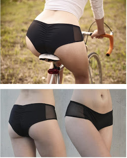Mannequin femme amateur Why do kittens lick